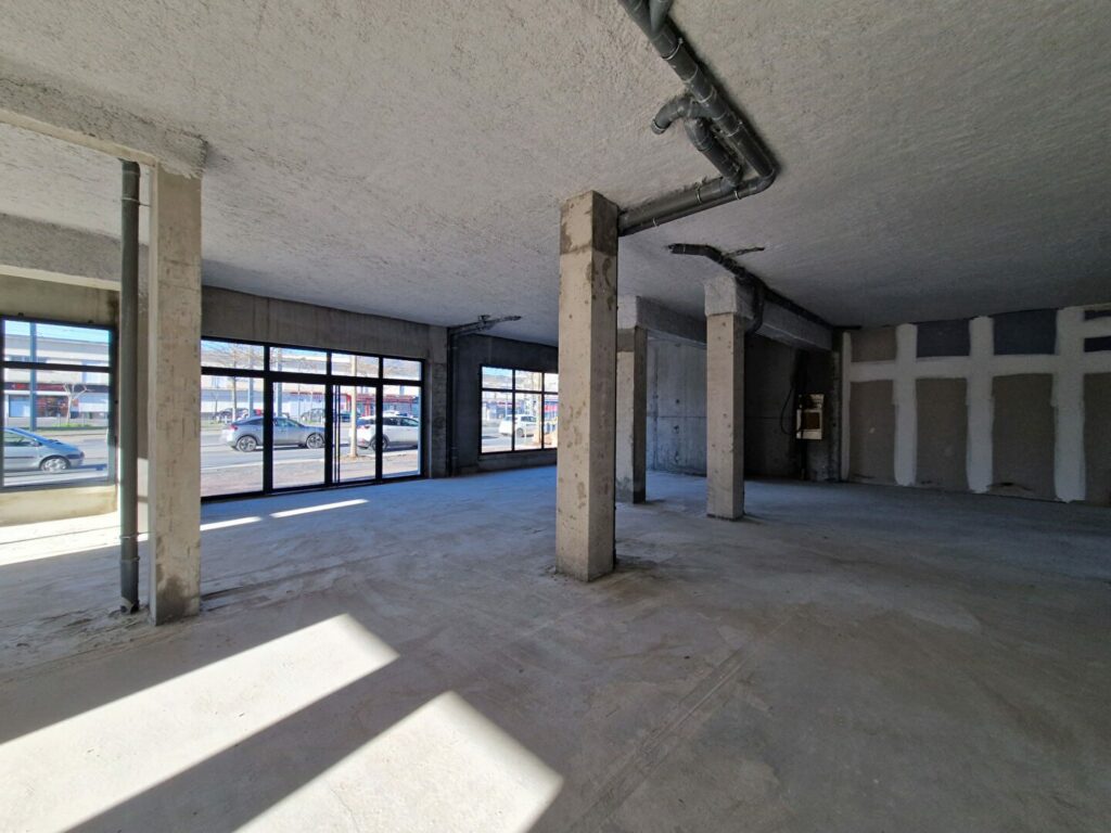 Caen – A VENDRE – Local commercial  ou bureaux d&rsquo;environ  260 m²