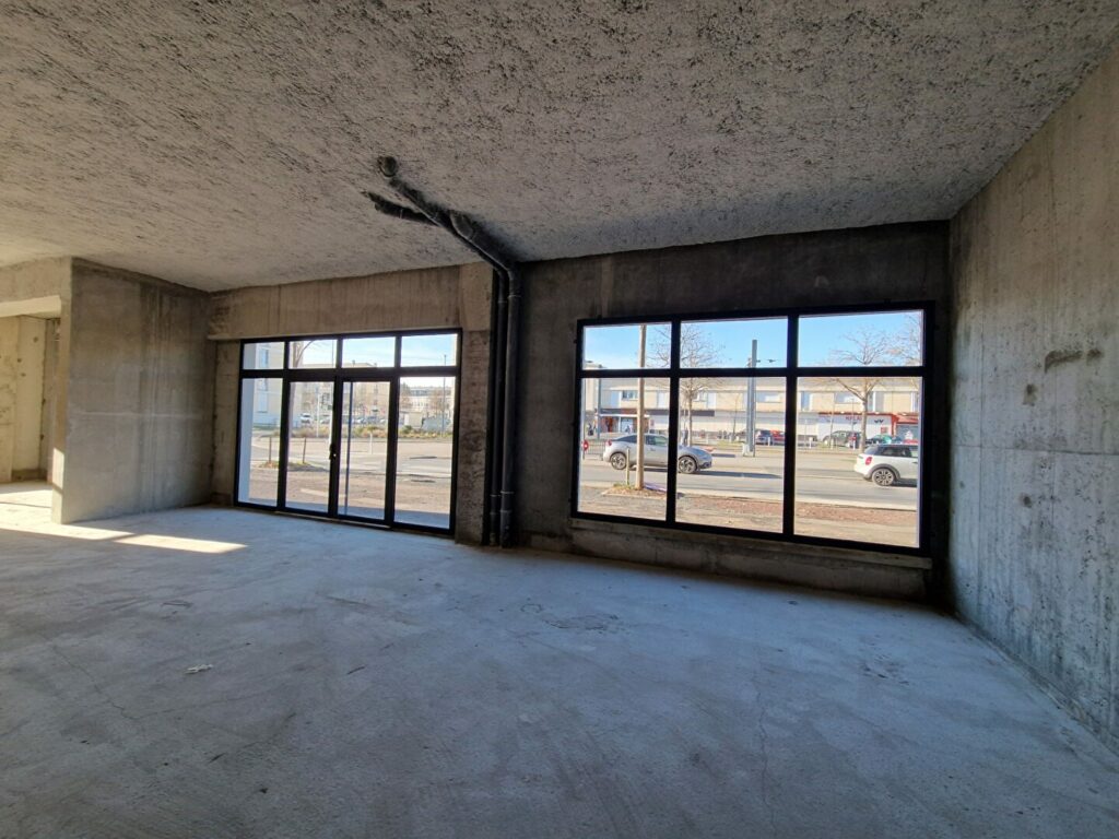 Caen – A VENDRE – Local commercial  ou bureaux d&rsquo;environ  260 m²