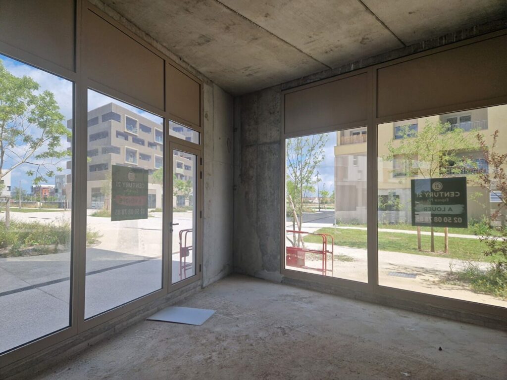 Sud Ouest de Caen – A VENDRE – 106 m² local commercial /Bureaux Neufs