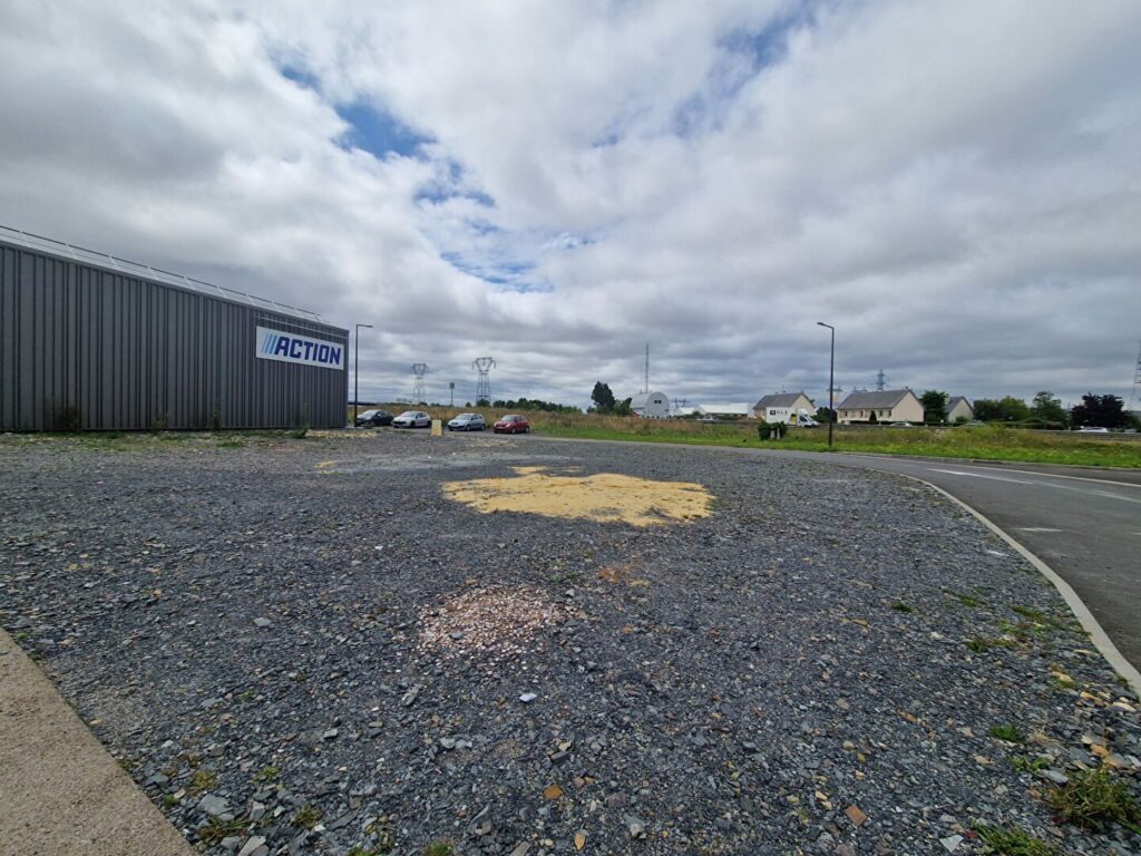 Sud de Caen – A LOUER – 400 m² de locaux d&rsquo;activités/commerces sans CDAC
