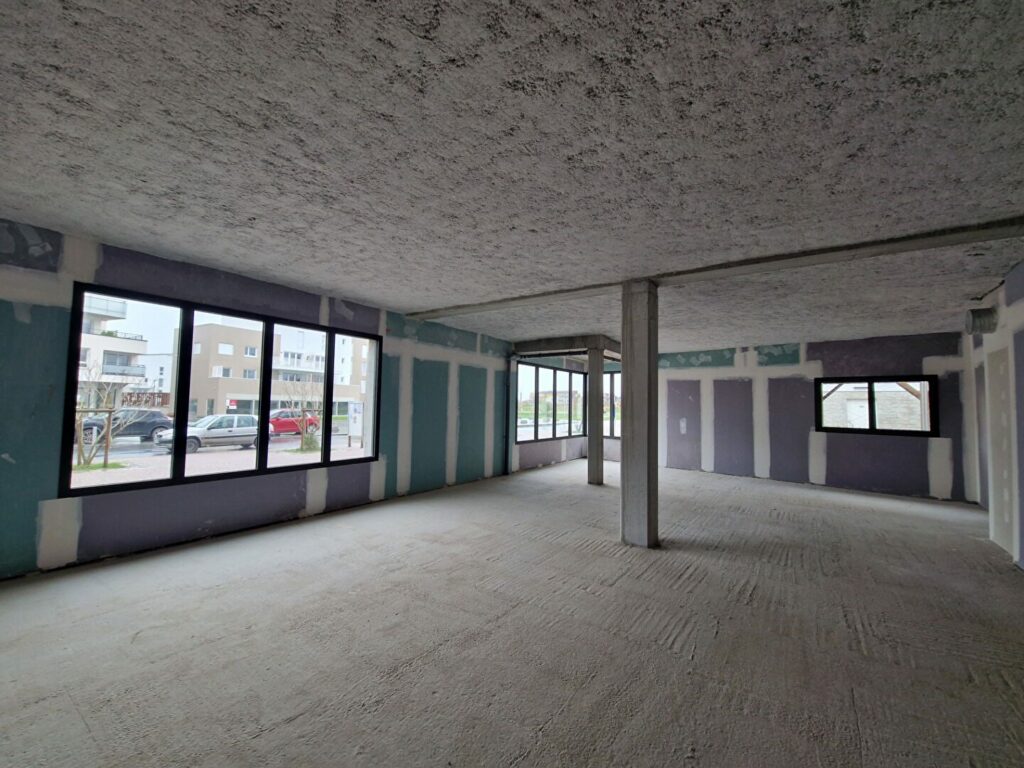 Nord de Caen – A VENDRE – Local commercial ou Bureau d&rsquo;environ 136 m²