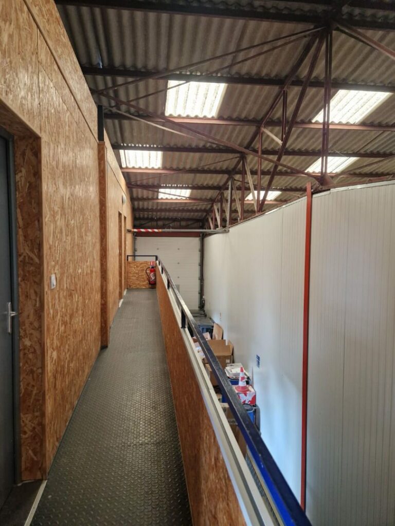 Sud de Caen – A LOUER – Bureaux avec dépôt environ 180 m²