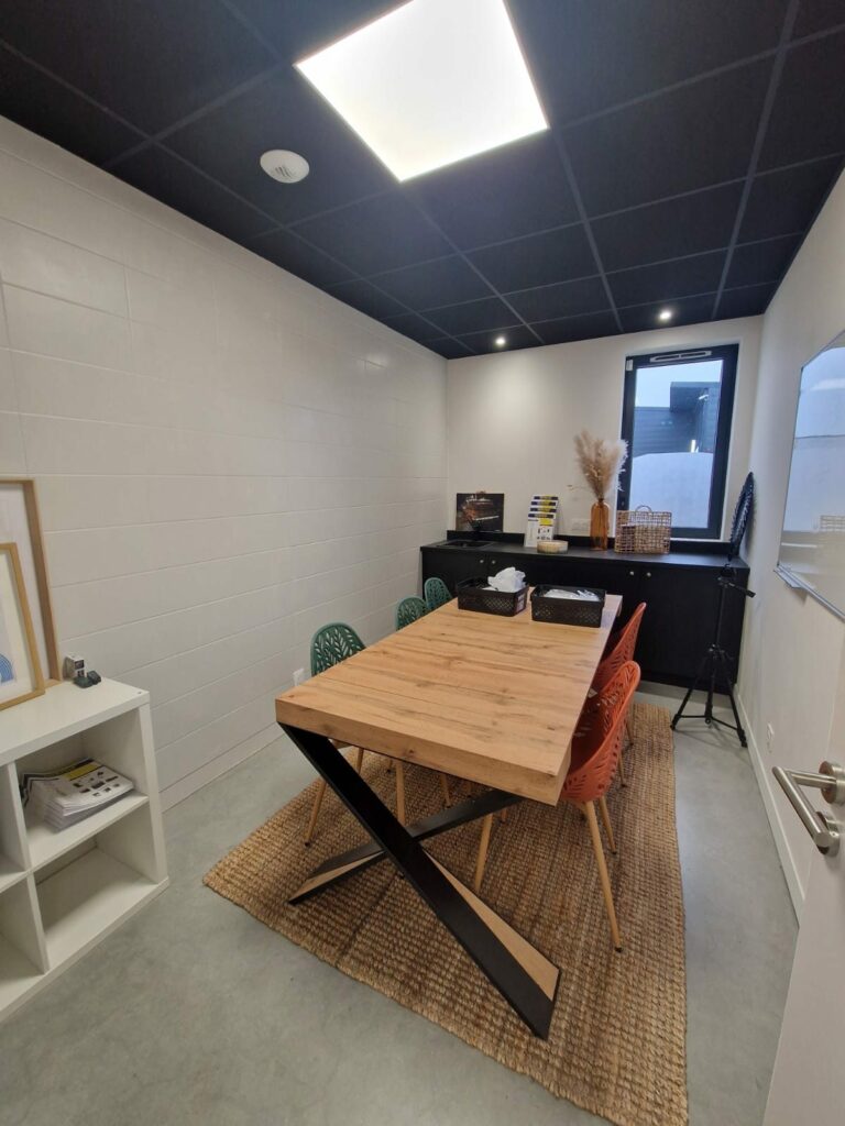 SUD de Caen – A VENDRE – locaux professionnels 96 m²