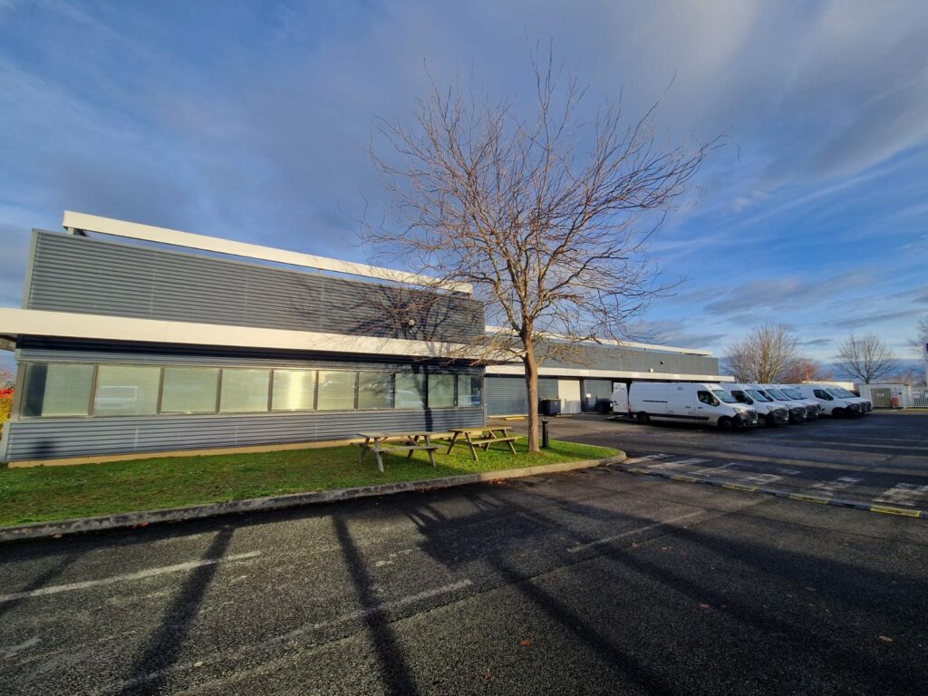 Immobilier Professionnel à louer Ifs