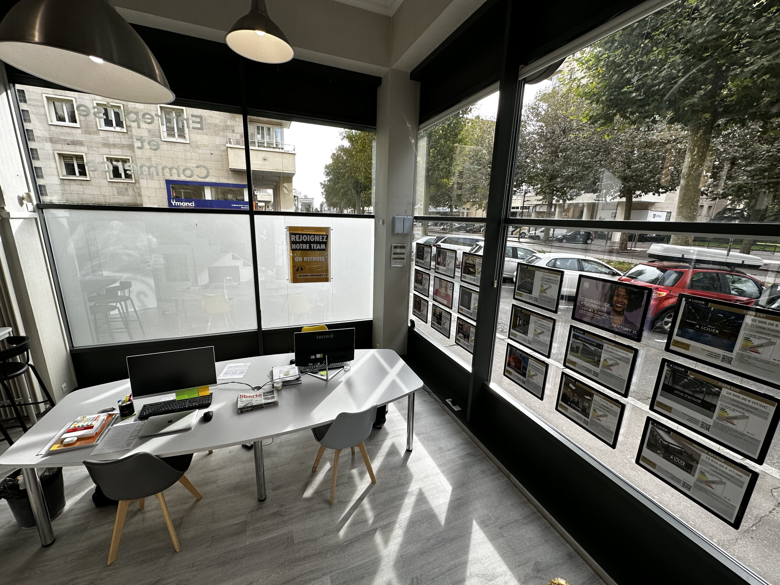 Bureau de l'agence Century 21