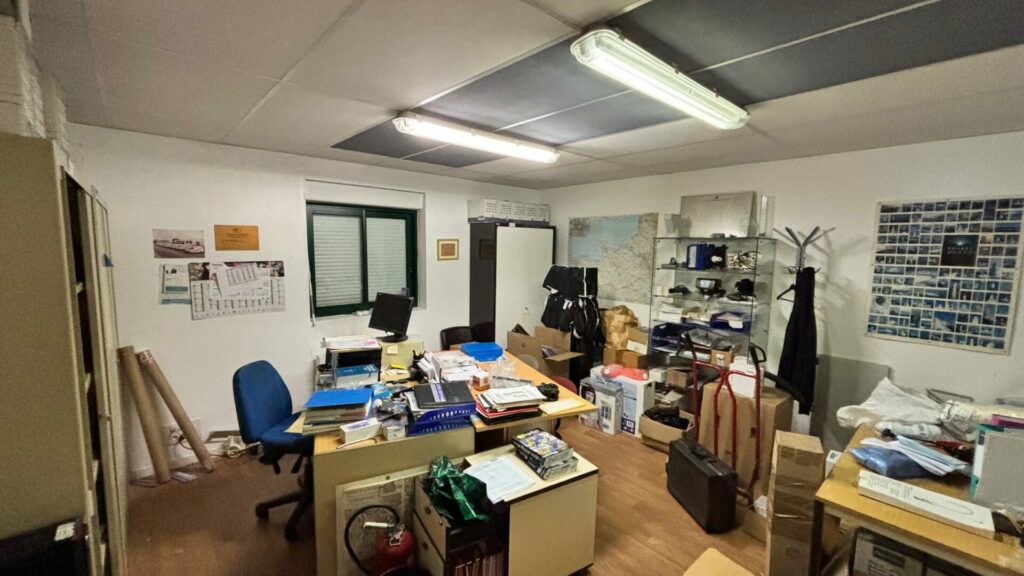 (ENTREPOT / LOCAL INDUSTRIEL + BUREAUX) – OUEST DE CAEN – 600m² (2469m² DE TERRAIN) – 41500€ HT/HC/AN