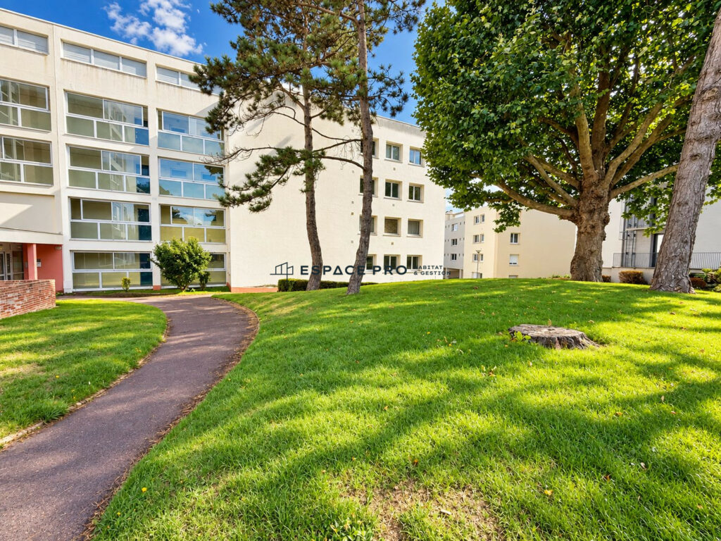 APPARTEMENT A RENOVER